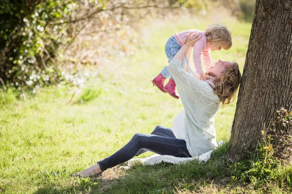 park, mother, girl-3089907.jpg